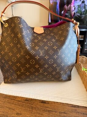 Louis Vuitton Monogram Graceful MM Bag with Pink Interior